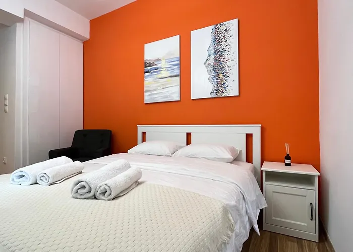Cozy Studio Near Flisvos Marina